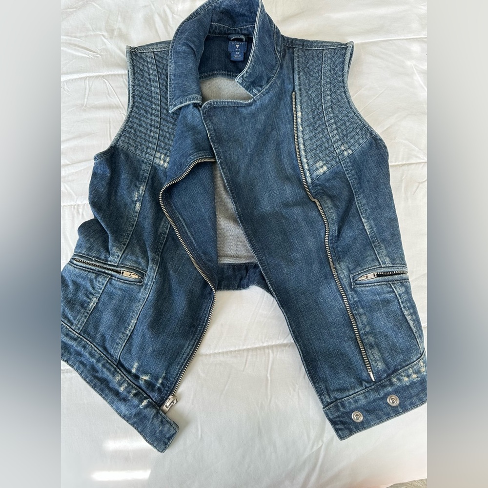 Guess jean jacket small